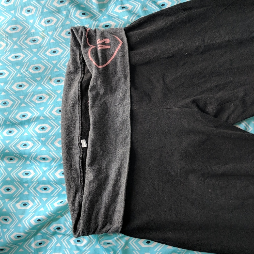 LEGGINGS/YOGA PANTS
